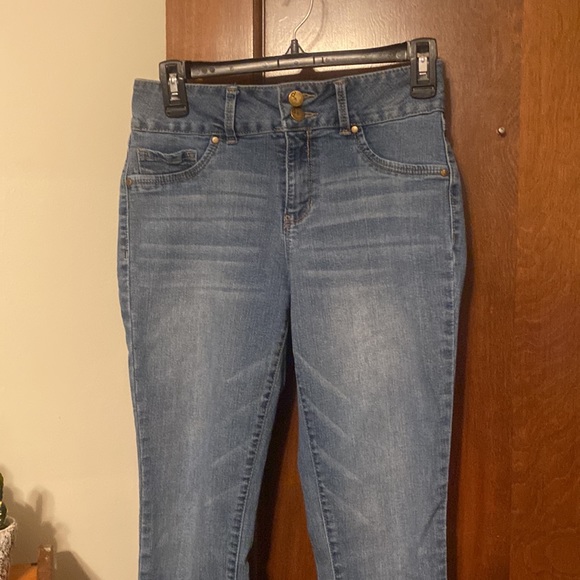 D. Jeans size 8p😍😍😍 - Picture 3 of 8